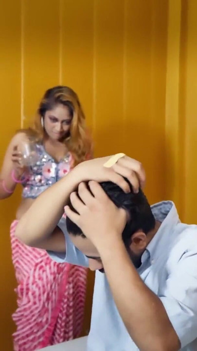 Neighbor calls bhabhi home and has sex with her sexy bhabhi Hard Fucking With Hindi Audio | Clip 1