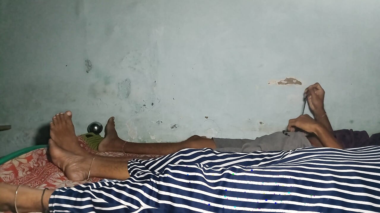 Fratele vitreg indian și sora vitregă - videoclipuri sexuale