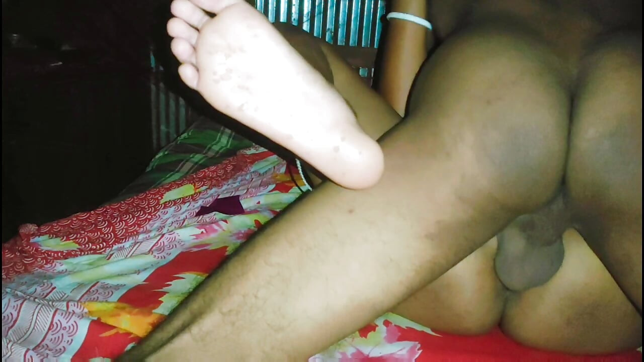 Cock-hungry stepmommy Puja takes stepson's cock deep in wet pussy