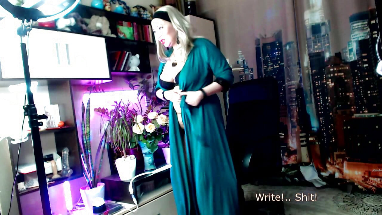 Conocido íntimo con la puta casada Aimee: todo tipo de follada y objetos extremos en el coño.!. ))