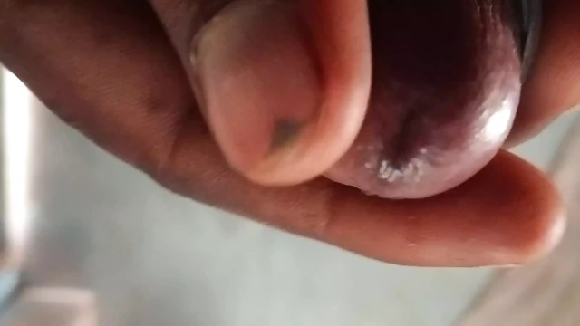 My land me se pani nikal raha hai chut ki chaht