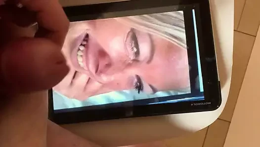 Püskürtme benim boşalmak tüm üzerinde jodie