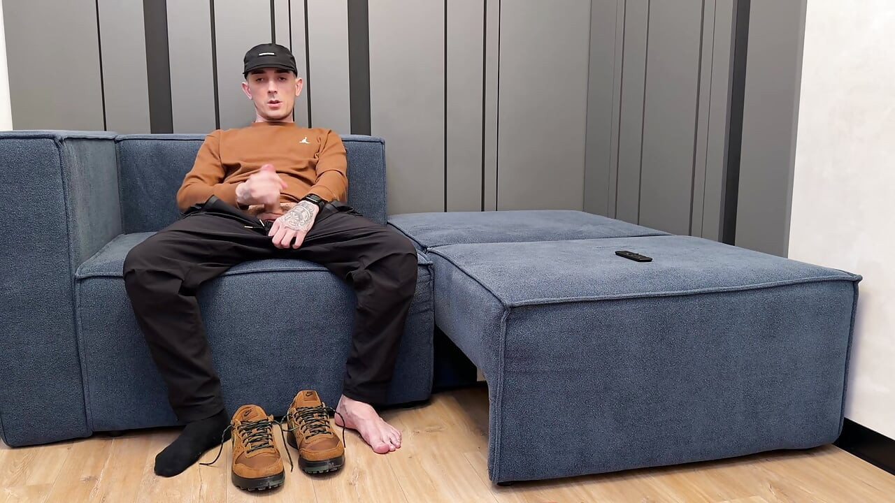 The guy jerks off and sniffs socks