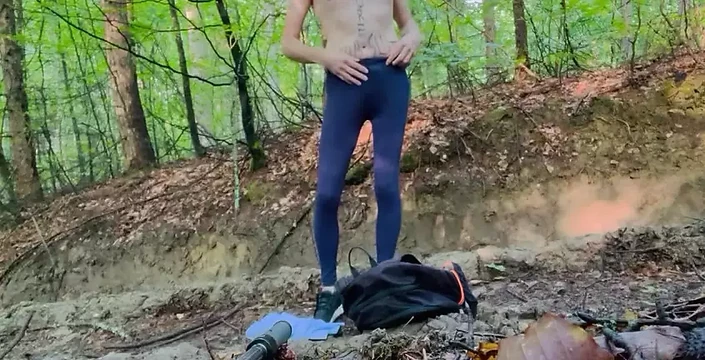 PANTYHOSE AND LEGGINGS (XS) IN FOREST STRIP