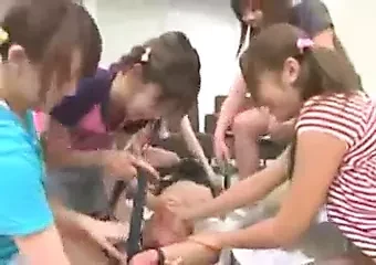 Gangbang Jepun songsang berganda