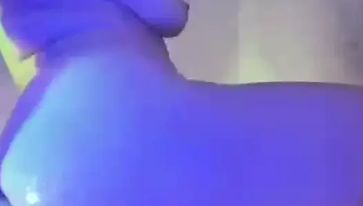 Nude oil show and anal plug with jucielussie