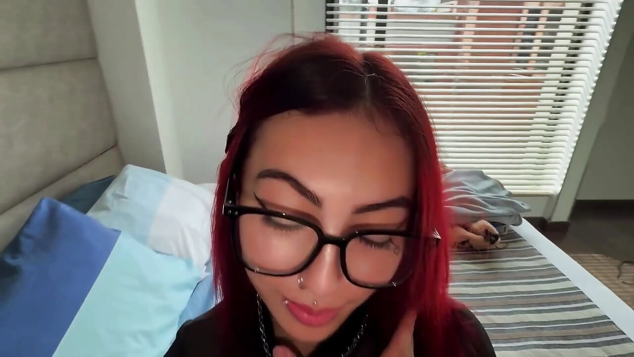 I Take a Stranger Home in Bogota and End up Fucking Her Without a Condom
