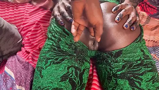 Милфу грубо трахнул в очко большой черный член