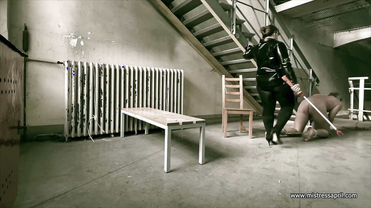 Dominatrix Mistress April - Holiday with My Slave