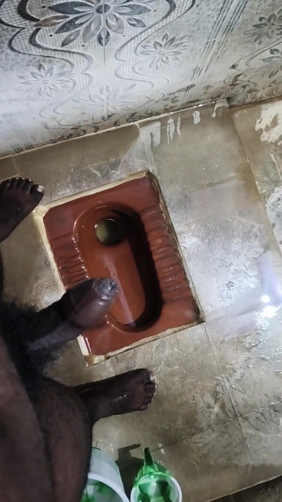 ห้องน้ําชักว่าว คลิป 1