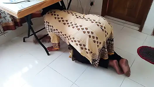 Ngentot pembantu cantik arab saudi