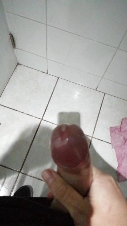 Uncut Cumshot