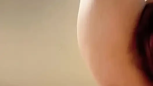 Хорошенько Выглядящая Миниатюрное Тело