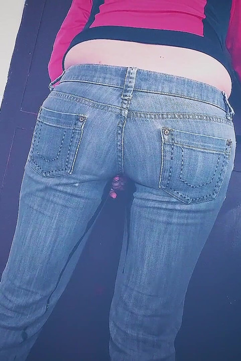 The Locked Toilet Chronicles - Ep. 01: Jeans Wetting