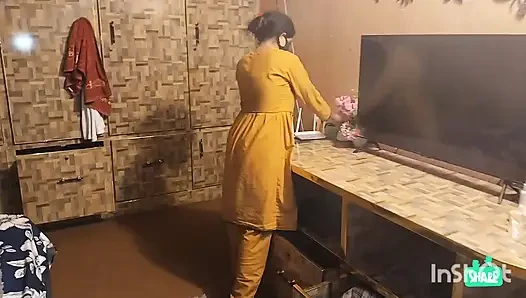 Bölüm 1 ateşli Pakistanlı evli kadın şehvetli ön sevişme ve meme sikişi gerçek amatör çift