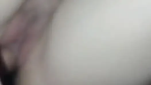 Моя подруга глотает все это
