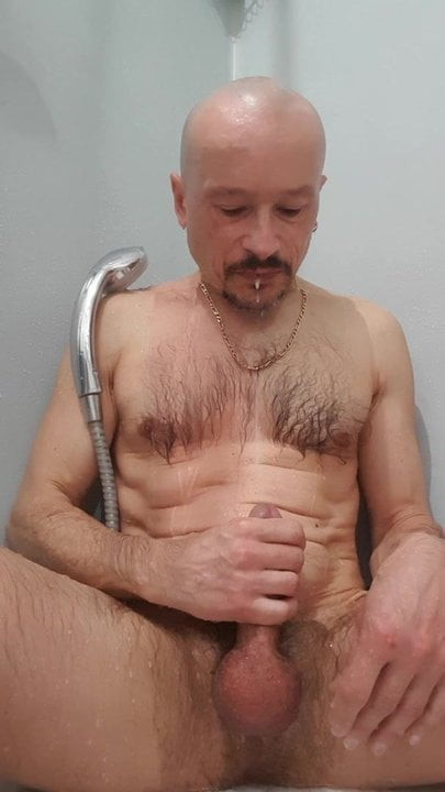 Branlette sous la douche