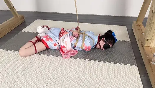 Güneşli bir günde kimono giymenin doruk versiyonu