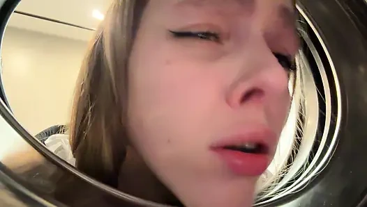 ПРЕДСТАВЬ, Я ЗАСТРЯЛА В СТИРАЛЬНОЙ МАШИНЕ! Я трахнул свою сводную сестру в стиральную машину