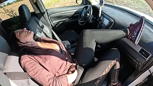 Sepong kontol ceroboh & toket besar menggoda - cameltoe, erangan & jari basah