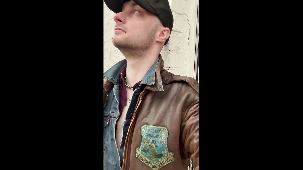 Kinkysirius Enjoy Rain Shower in Brown Vintage Leather Bomber and Levis Jeans Outfit