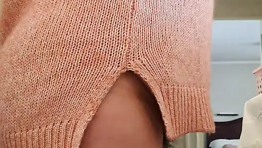 sexy milf showing her ass