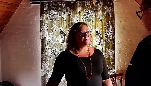 Nyawa di kakinya, bagian 1 - nyonya dominatrix april