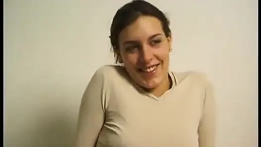 Parmakları amcığını ıslattı