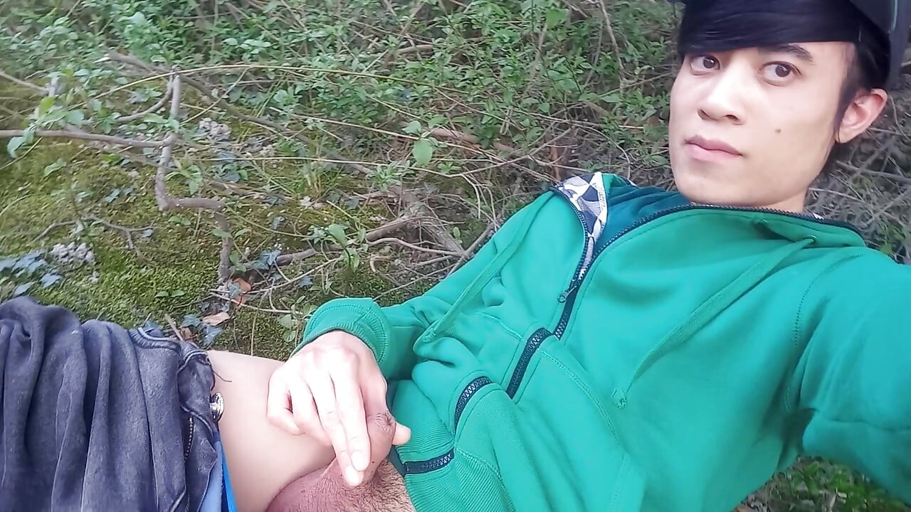 Jon Arteen gay twink's soft strokes risky outdoor, caught or not