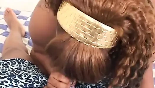 Diamond si gadis semok kulit hitam dengan rambut merah dientot gaya doggy pov sampai dicrot di toket besarnya