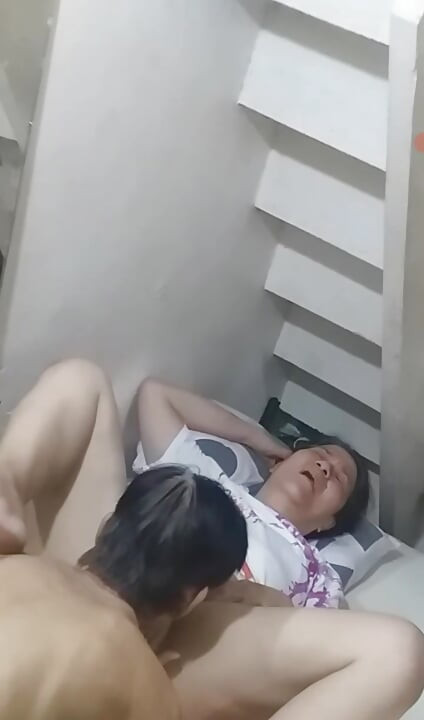 parte 2 di lei mi chiede un favore per mangiare di più la sua figa