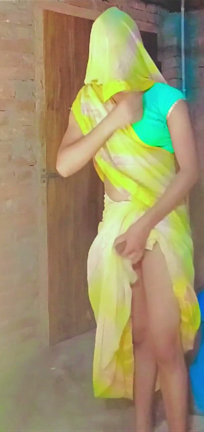 Sapan bhabhi enjoying in beautiful saree | Clip 1