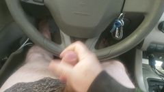 Branlette dans une voiture en culotte