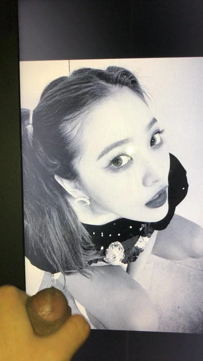 Sborrata in omaggio a red velvet yeri