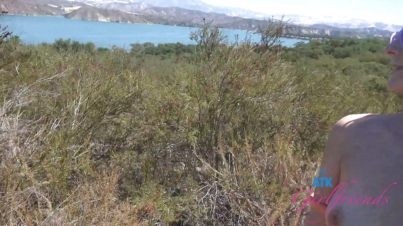 Serena Hill POV: Come-lhe o doce e apertado cona até ela implorar, depois enfia e faz com que ela goze