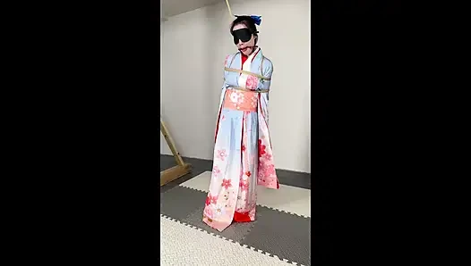 Der Höhepunkt, wie man einen Kimono an einem sonnigen Tag trägt