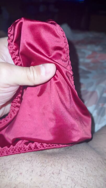 Juicey silky red panties