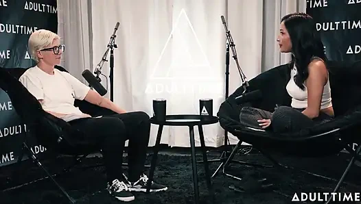 Avery Black насухо шпиля, истинное преступление, и режиссинг VR Corn | Время для взрослых, подкаст