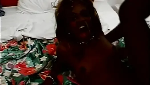 Pesta seks liar tante seksi kulit hitam dientot habis-habisan sampai dicrot di dalam