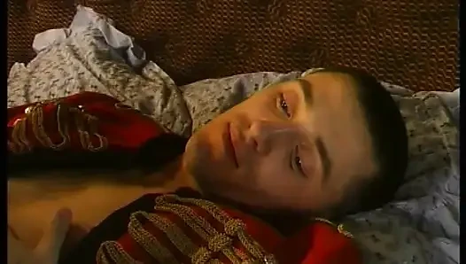 Seksi sarışın bir kız için vahşi bir üçlü seks deneyimi!