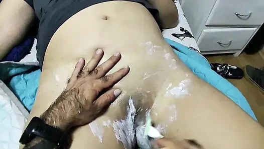 Riva'nın vajinasını ağdayla sikiyorum