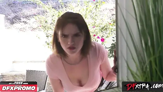 DFXTRA - die süße GRACIE GATES reibt heiße füße auf dem schwanz des freundes, bis er um ficken bittet
