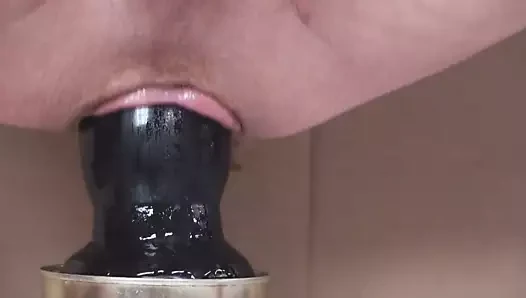 Büyük yapay penis + piercing 04