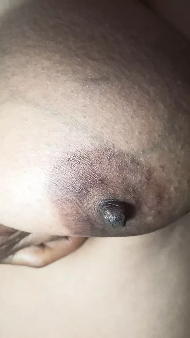Real desi bhabhi having huge boobs