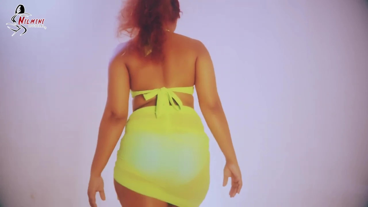 Parlak mavi ve yeşil tam kapaklı bikini seti vurgunda deneyin _ sl moda günlüğü