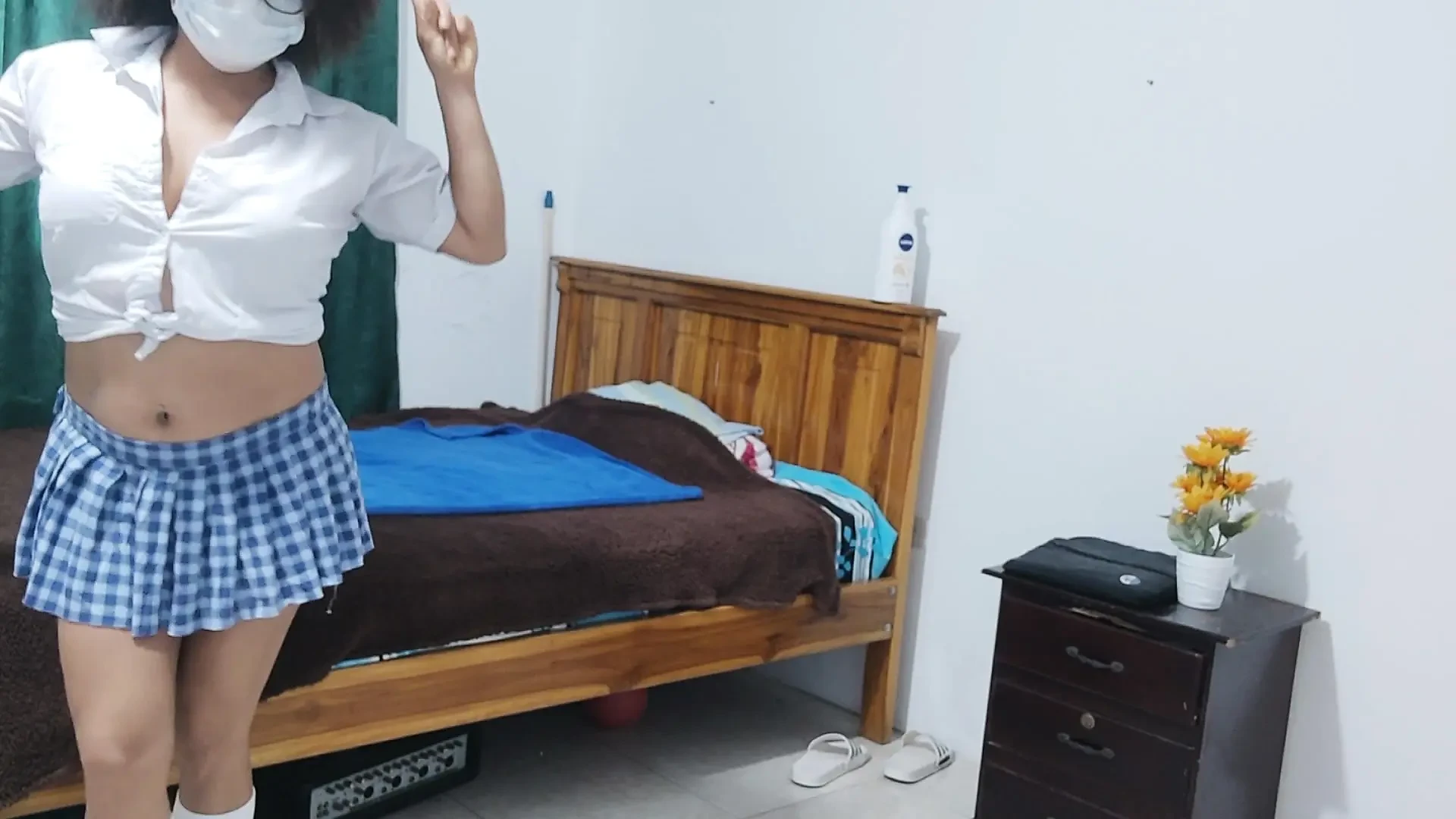Booi aurat ka vig gir jata hai kyonki vah kamuk chhatr ki tarah dikhne ke bare men kalpna karti hai