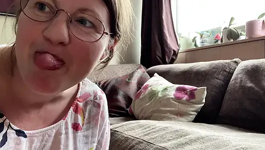 Bestes britisches solo-selfie-masturbations-video des letzten jahres geht an dieses schöne schätzchen