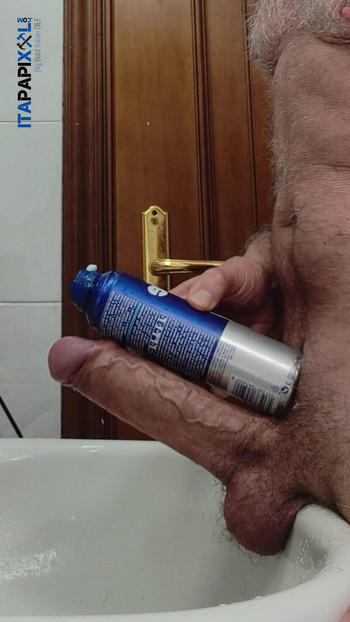 Shawing my big fat uncut cock hairs and my beard in a horny morning. Would you help?