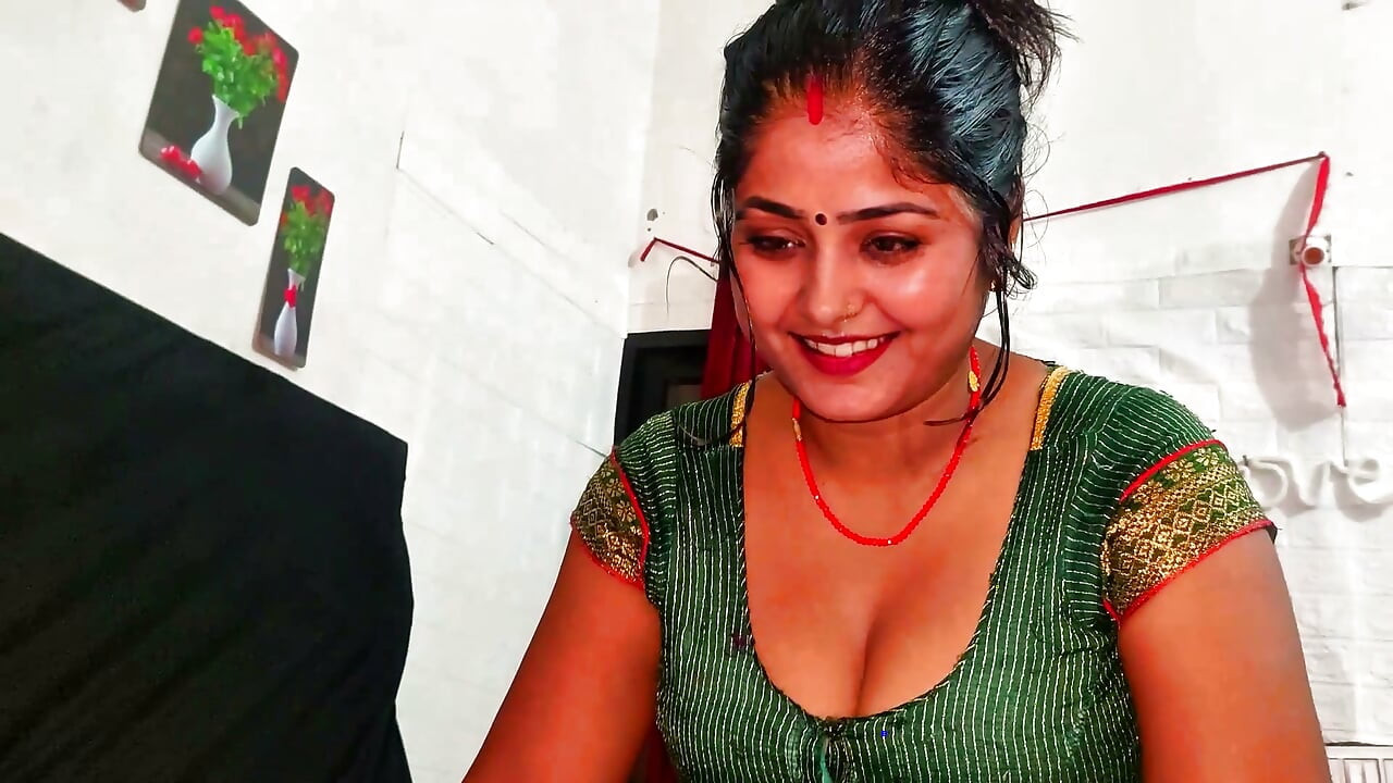 Desi Bhabhi κάνει σεξ με τον φίλο της ενώ μιλάει στο τηλέφωνο με τον άντρα της Hindi Sex