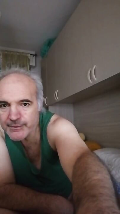 Pisilés és élvezés élő online show-ban!